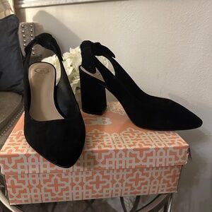Gianni Bini suede shoe